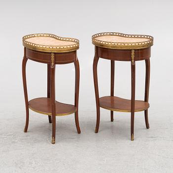 A pair of side tables.Louis XV-style, 20th century.