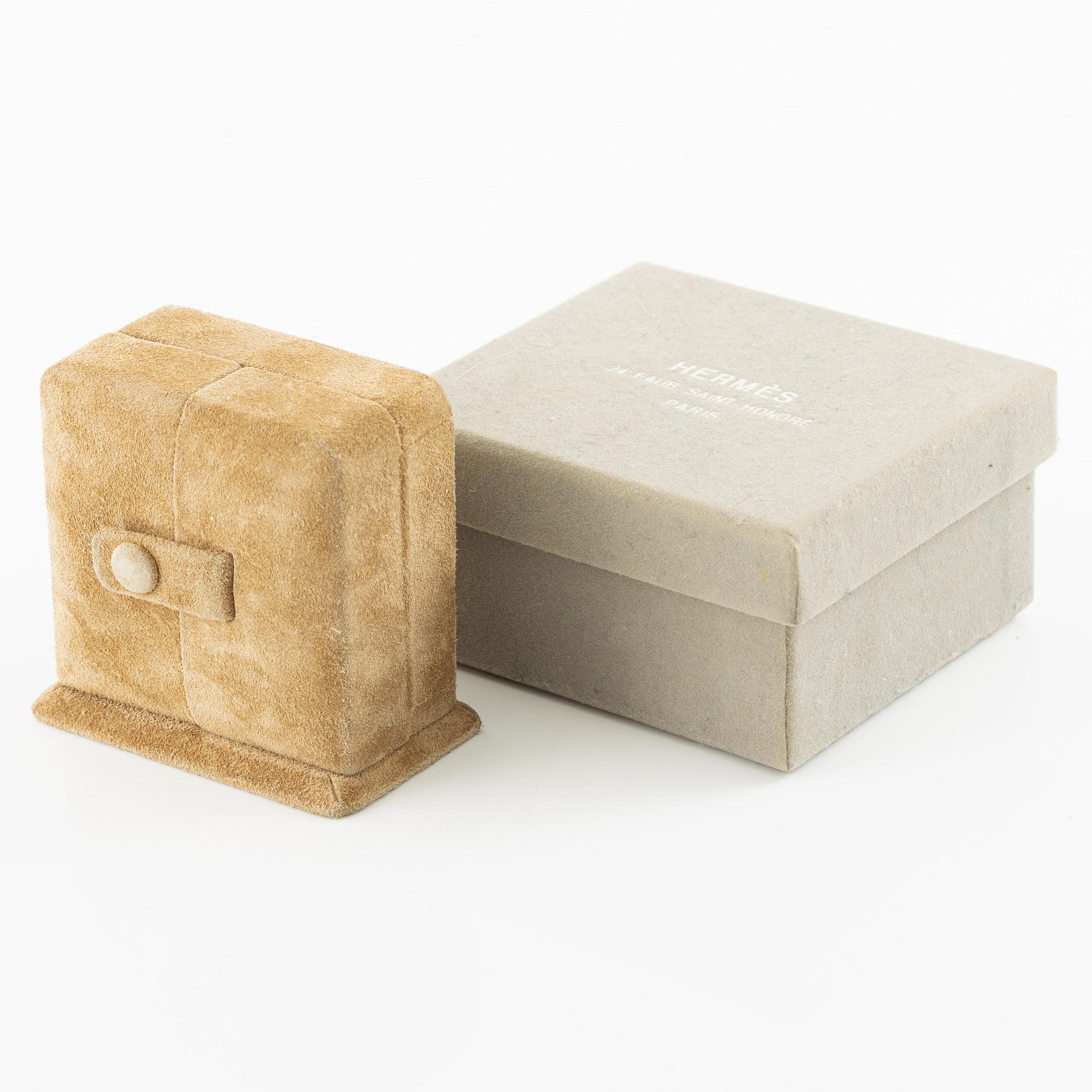 Hermès, table clock, 46 x 54 x 15 mm.