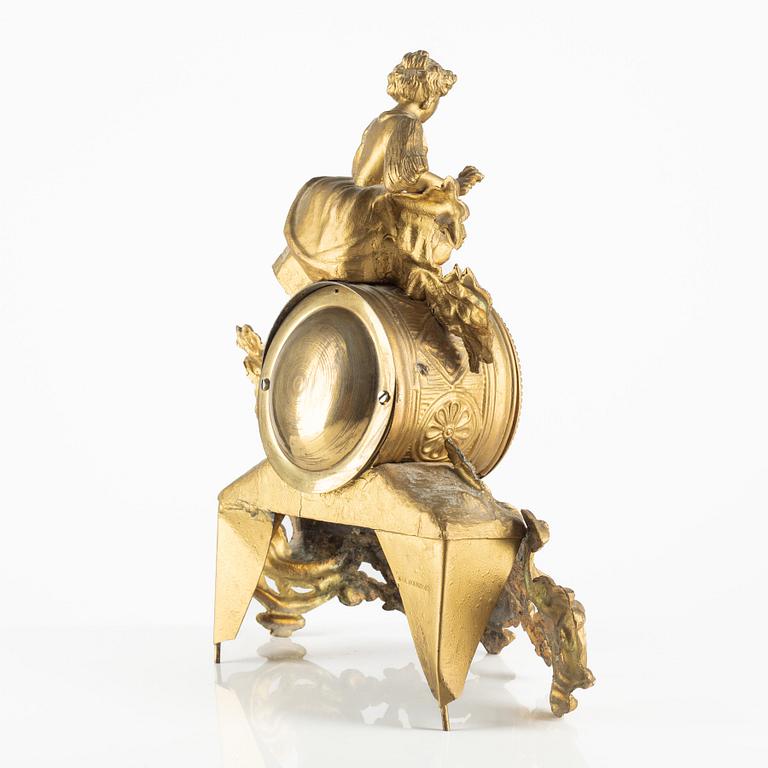 A mantle clock, second half of the 19th Century.
