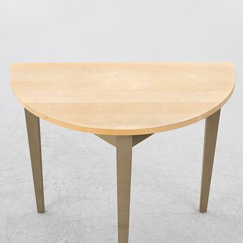 Nirvan Richter, bord, Norrgavel.