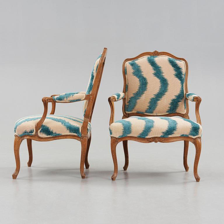 A pair of Louis XV 18th century armchairs by Pierre Bara, master in Paris 1758.