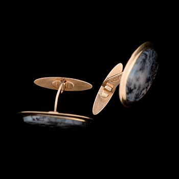 A PAIR OF CUFFLINKS, moss agate, 14K gold. Wilhelm Petterson, Turku Finland 1870-1902.