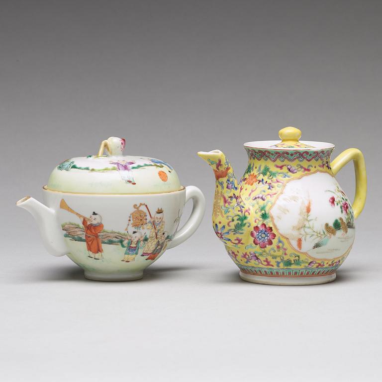 Two Chinese famille rose tea pots, late Qing dynasty, circa 1900.