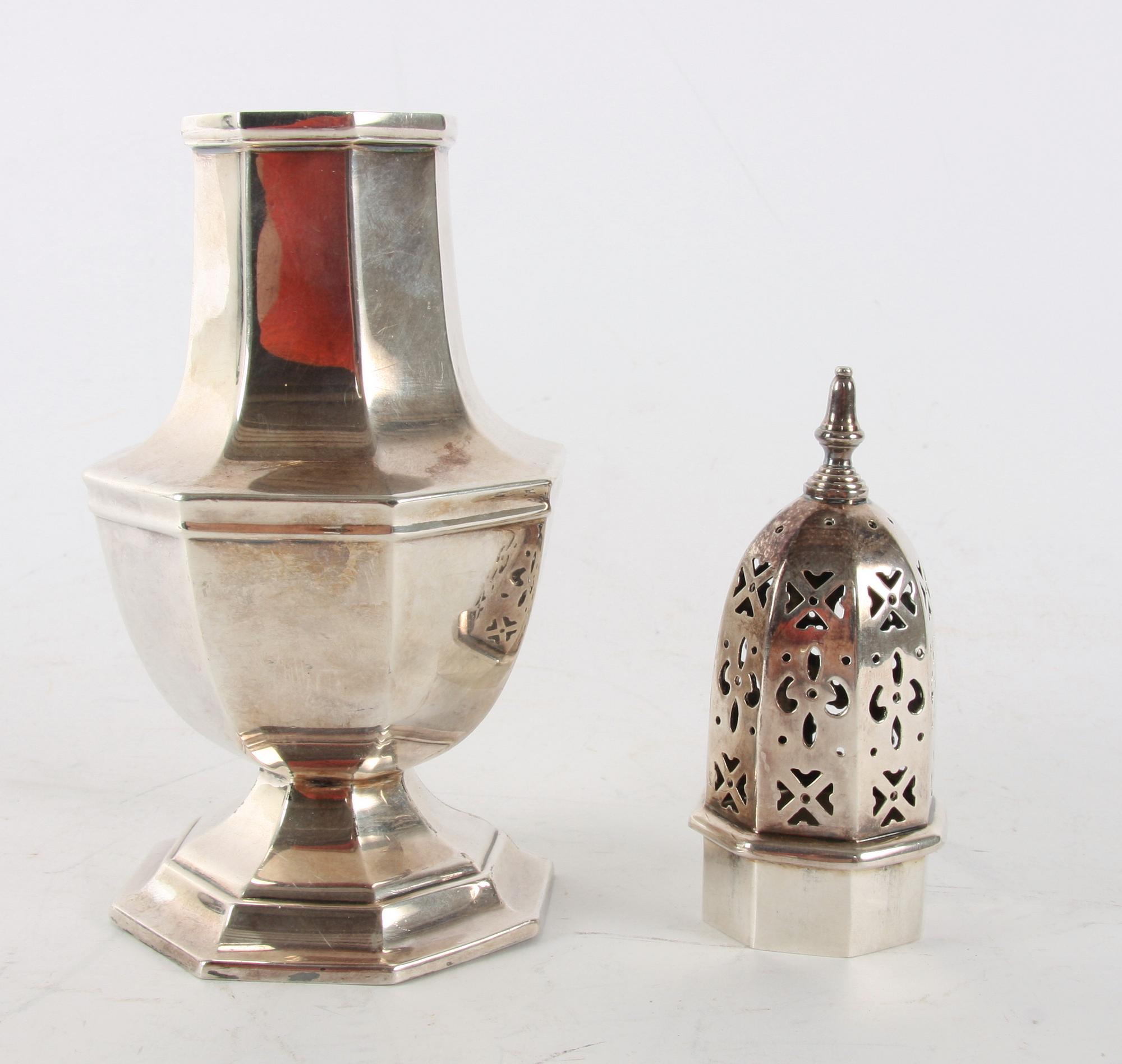 SOCKERRUSKA, pläter, England.