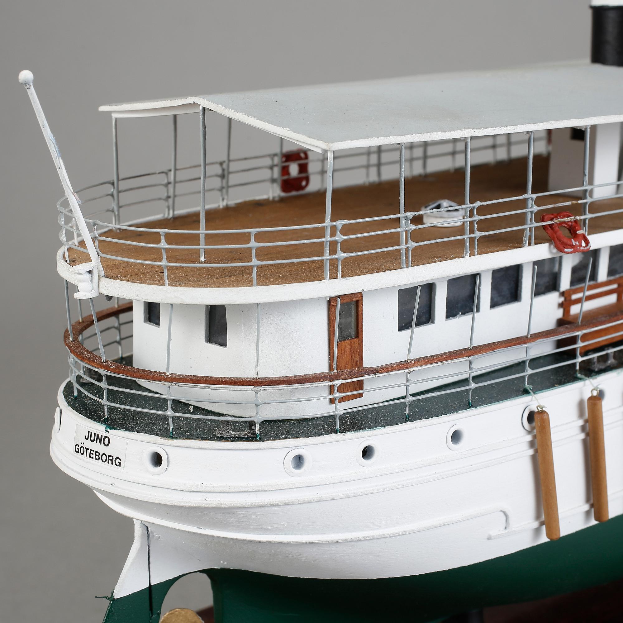 FARTYGSMODELL, 2000-tal. Föreställande Juno, i trafik på Göta Kanal.