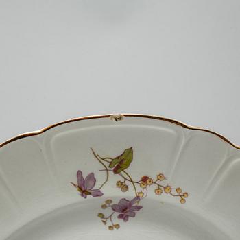 MATSERVIS, 49 delar, opakgods, "Viola", Gustavsberg, tillverkad 1895-1930.