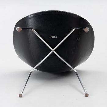 Arne Jacobsen, fåtölj, "The Pot", Fritz Hansen, Danmark, 1900-talets andra hälft.