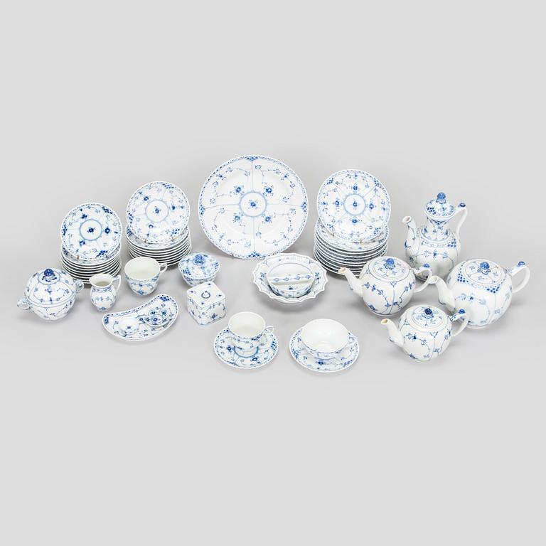 Royal Copenhagen, astiasto, 43 osaa, "Musselmalet".