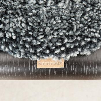 Thomas Bentzen, Stolar 4 st "Loft Chair" Muuto samtida, med dynor från Shepherd of Sweden.