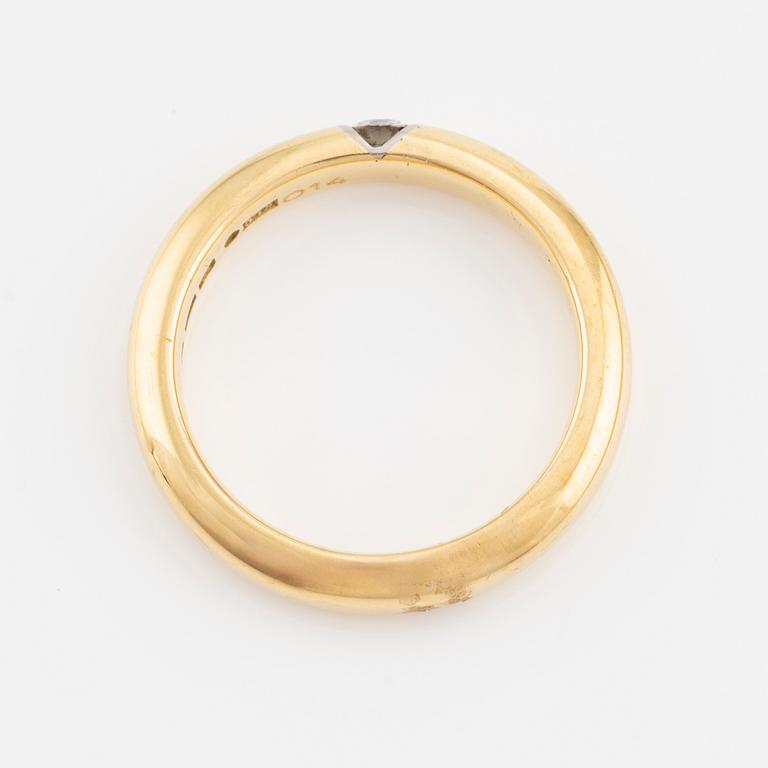 Ring in 18K gold with a round brilliant-cut diamond.