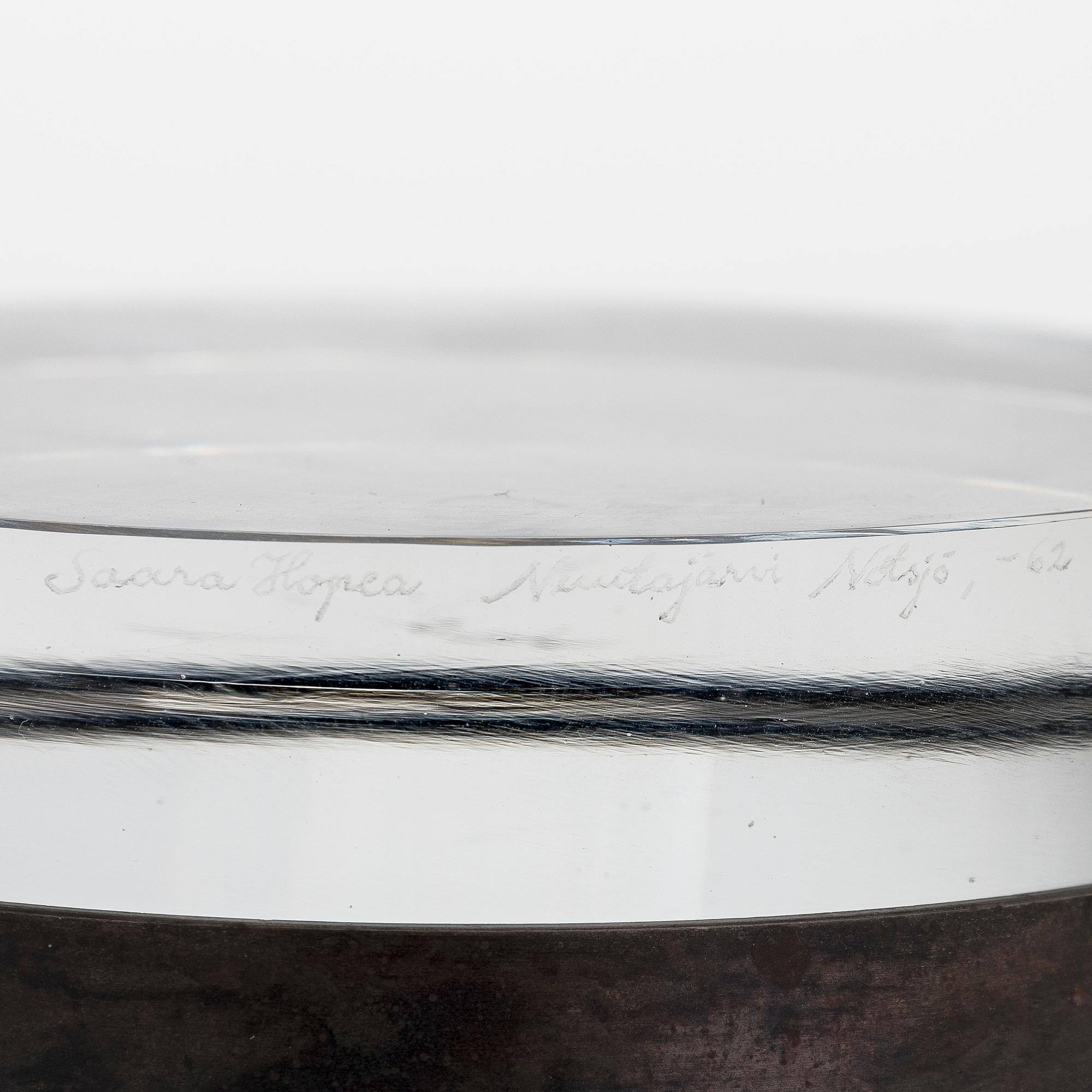 Saara Hopea, rasia, malli SH 115, signeerattu Saara Hopea Nuutajärvi Notsjö -62.