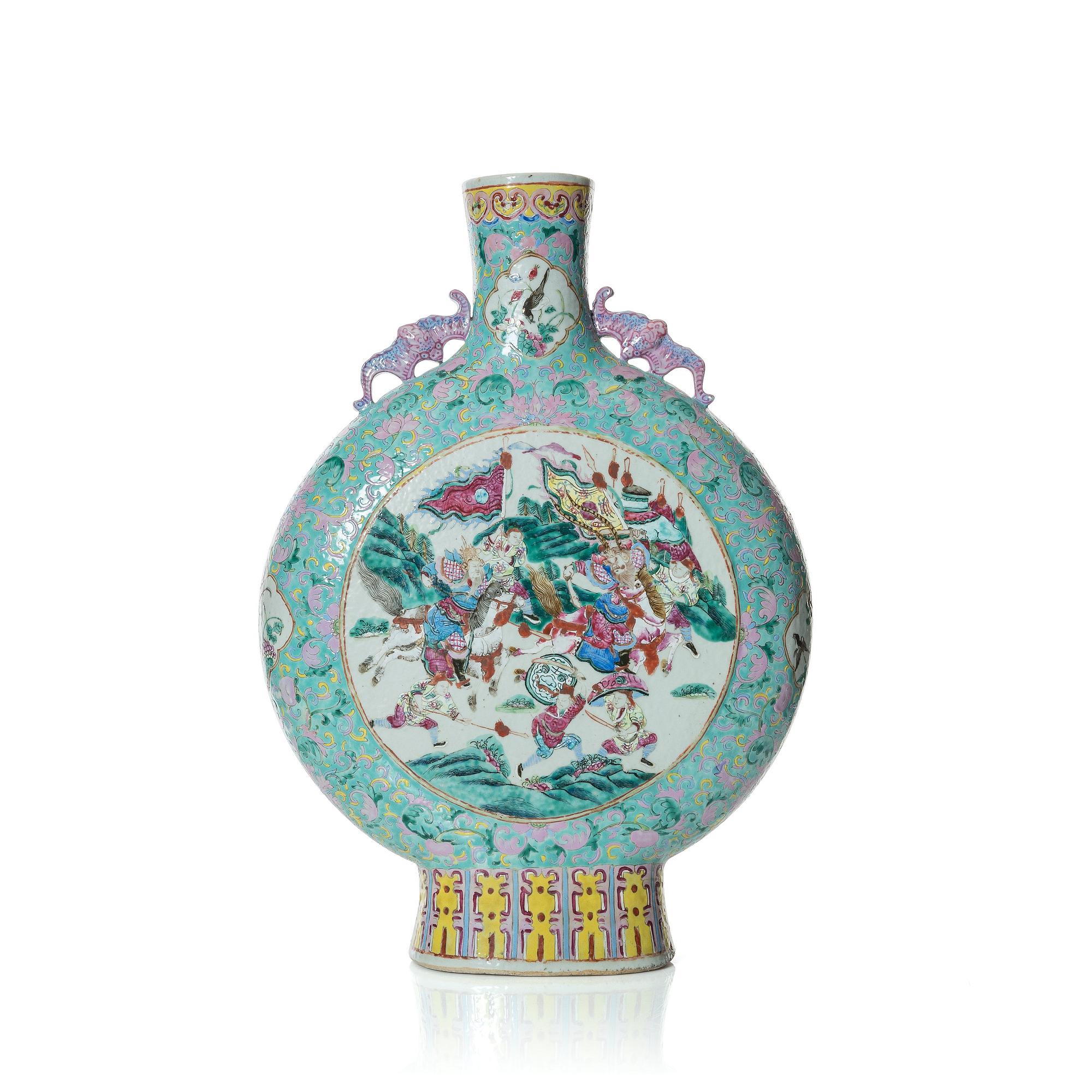 Praktvas, porslin. Qingdynastin, 1800-tal.