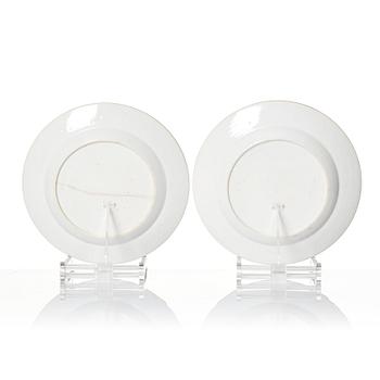 A pair of armorial dinner plates, Qing dynasty, 18th Century.