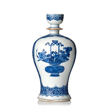 825. Vas, porslin. Qingdynastin, Kangxi (1662-1722).