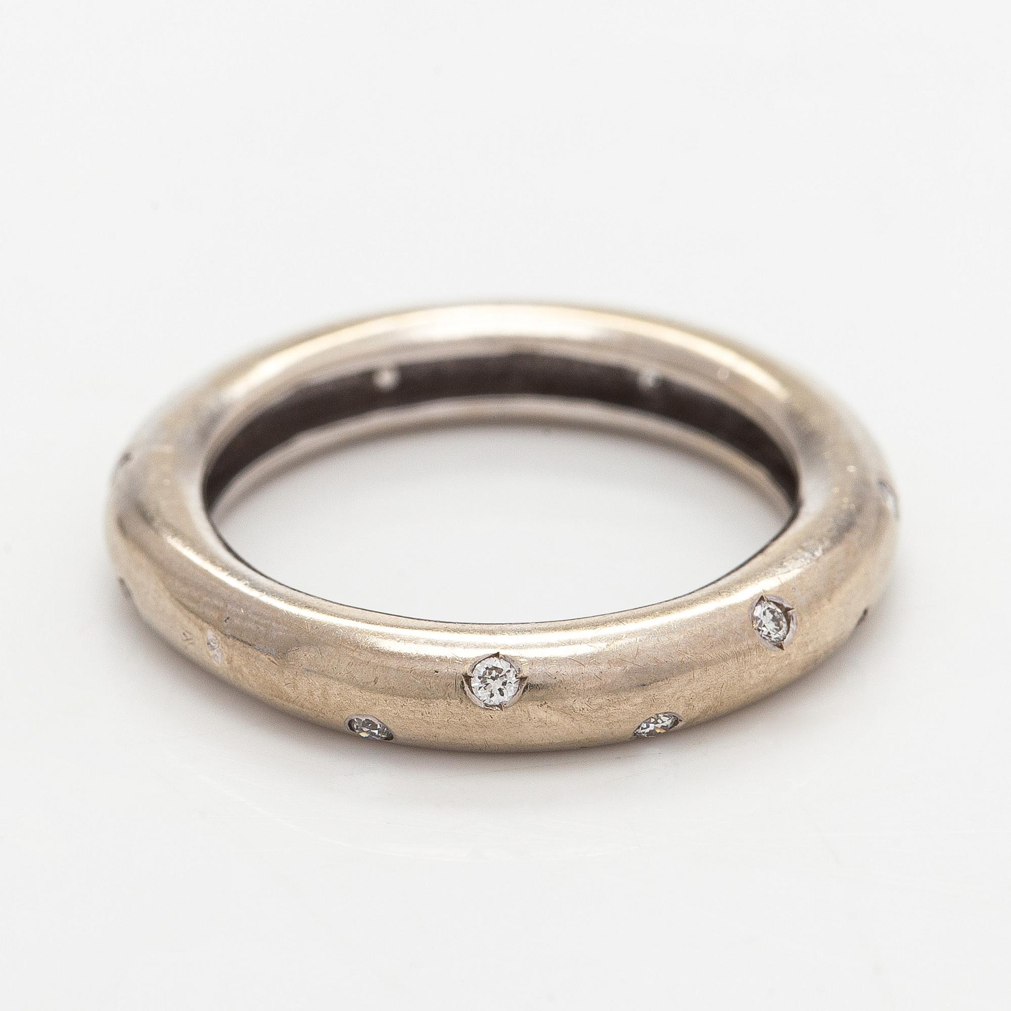 Ring, briljantslipade diamanter, 18K vitguld.