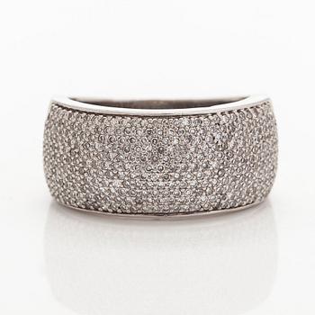 A 14K white gold ring with octagon-cut diamonds.