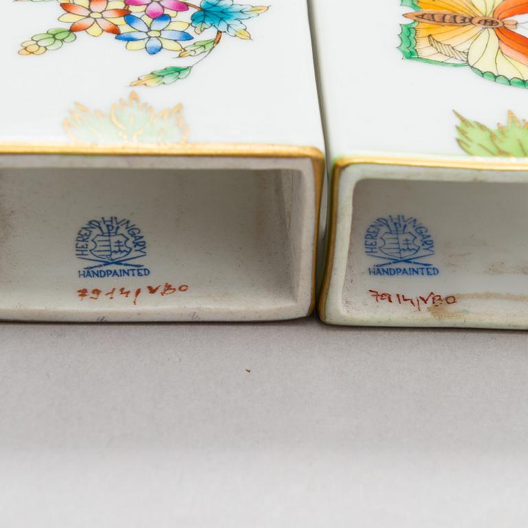 A Herend Queen Victoria VBO porcelain coffee set and two trinket boxes, totally 19 pieces, Hungary.