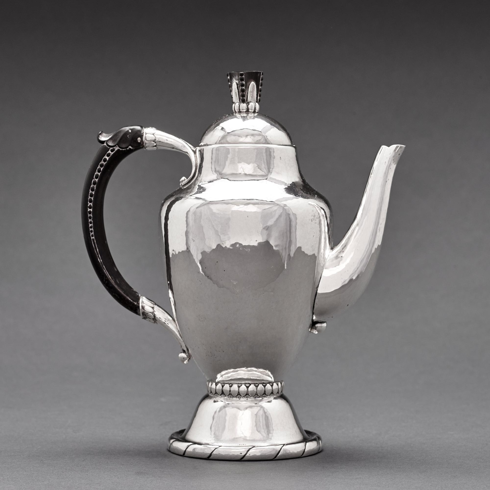 Georg Jensen, a 4 pieces coffee and tea service, Copenhagen 1915-19, 830/1000 silver. Design nr 88.