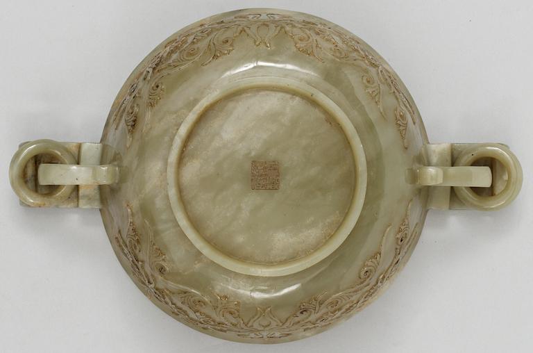 VINOFFERKÄRL, jade. Sen Qing dynasti (1644-1912), med sigillmärke.