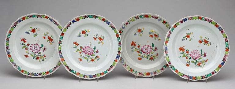 TALLRIKAR, 4 st, porslin, Qianlong, Kina, 1700-tal.