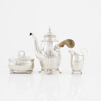 A three piece silver coffee set by Johan Rönnqvist and sons, Örebro 1916.