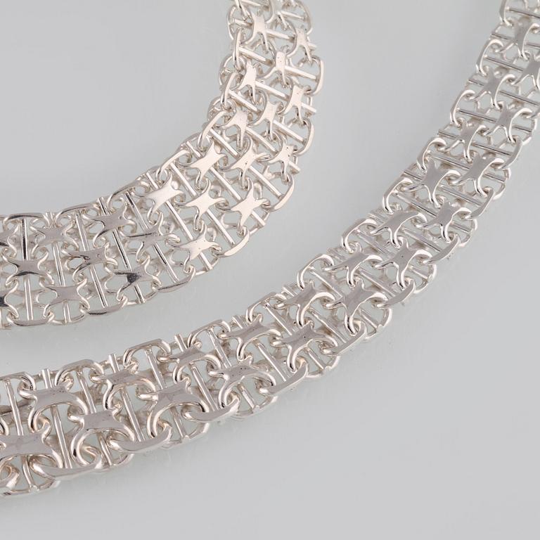 HALSLÄNK SAMT ARMLÄNK, silver, Dsc Guld & Silver, Stockholm. Vikt 45,1 gram.