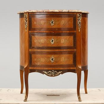 BYRÅ, Louis XVI-stil, omkring 1900.