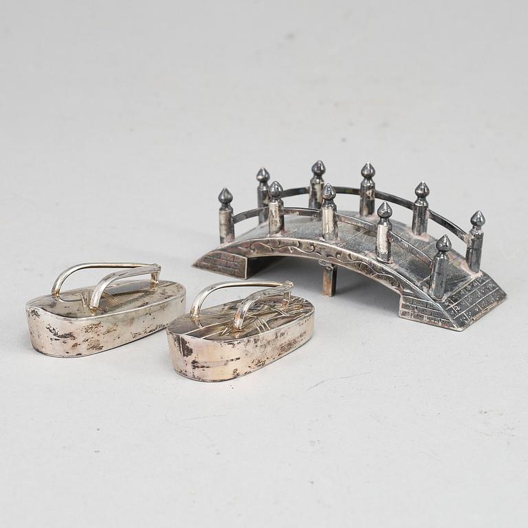 A set of three Japanese sterling salts, early 20th Century.