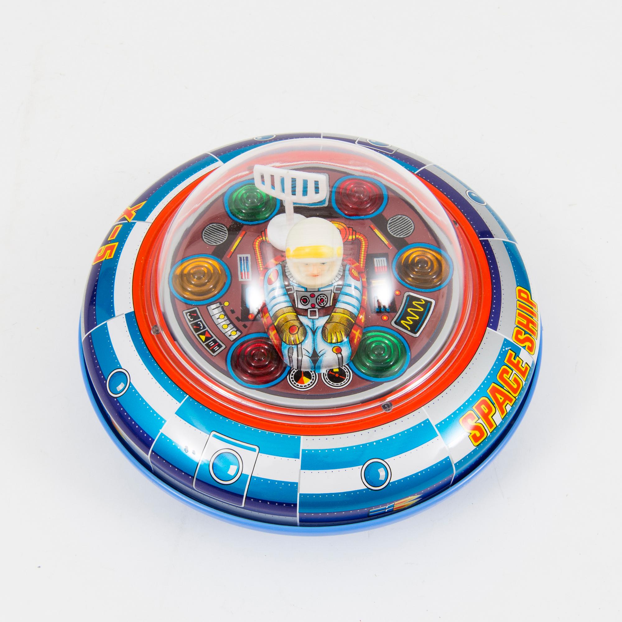 A Masudaya tinplate "Apollo X-5" flying saucer, Japan, 1960s.