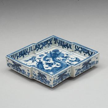 A blue and white tray, Ming dynasty (1368-1644).