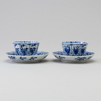 KOPPAR med FAT, ett par, porslin. Qingdynastin, 1800-tal, kangxi stil.