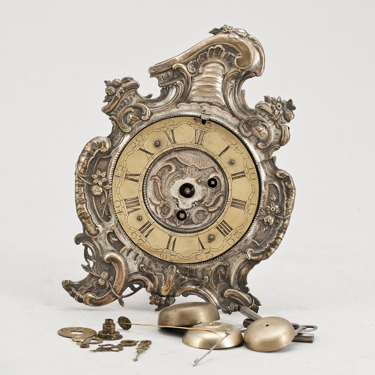 BORDSUR MED SPINDELGÅNG, rokoko, 1700-tal.