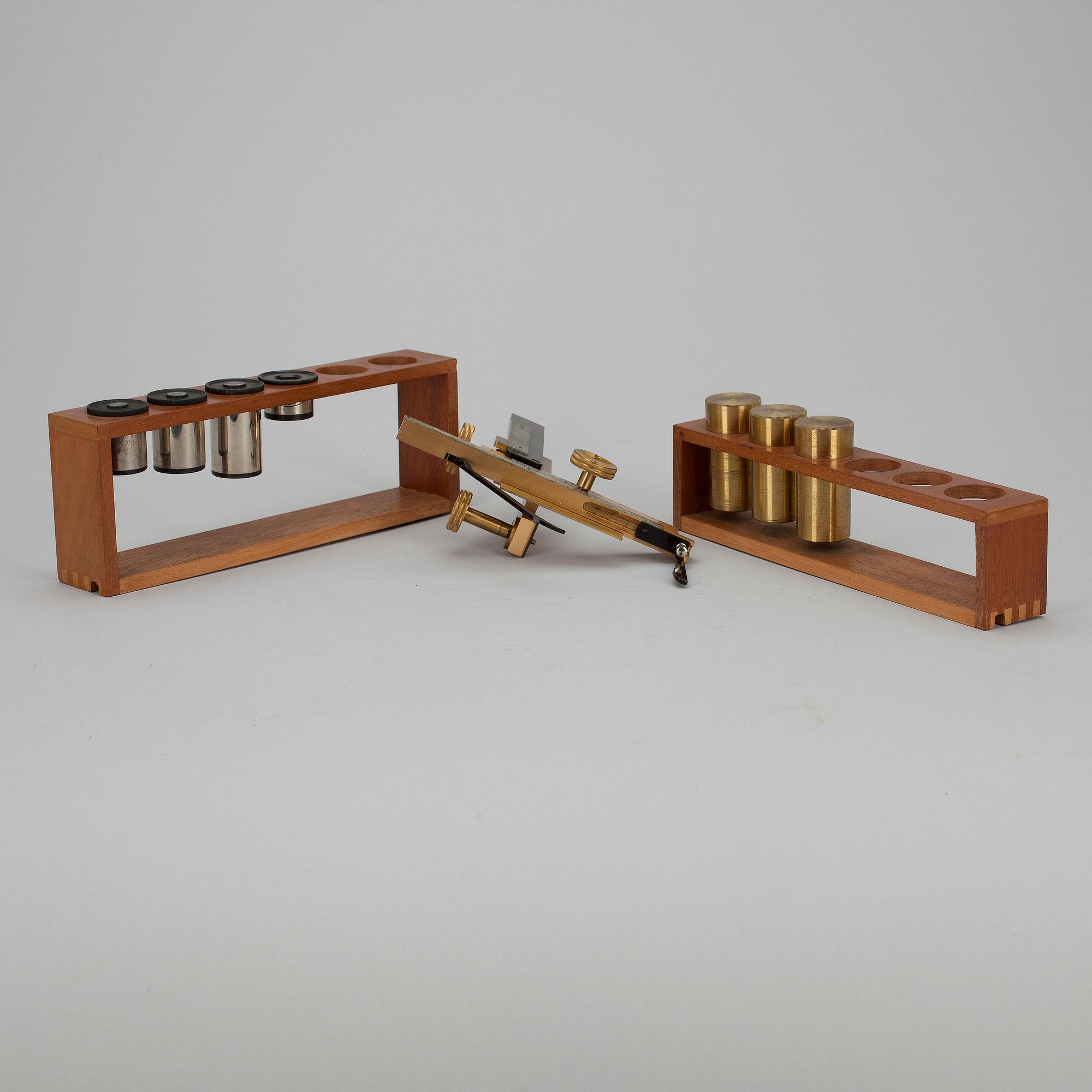 MIKROSKOP, mässing och metall, "No 2099098" Ernst Leitz Wetzlar 1910-20-tal.