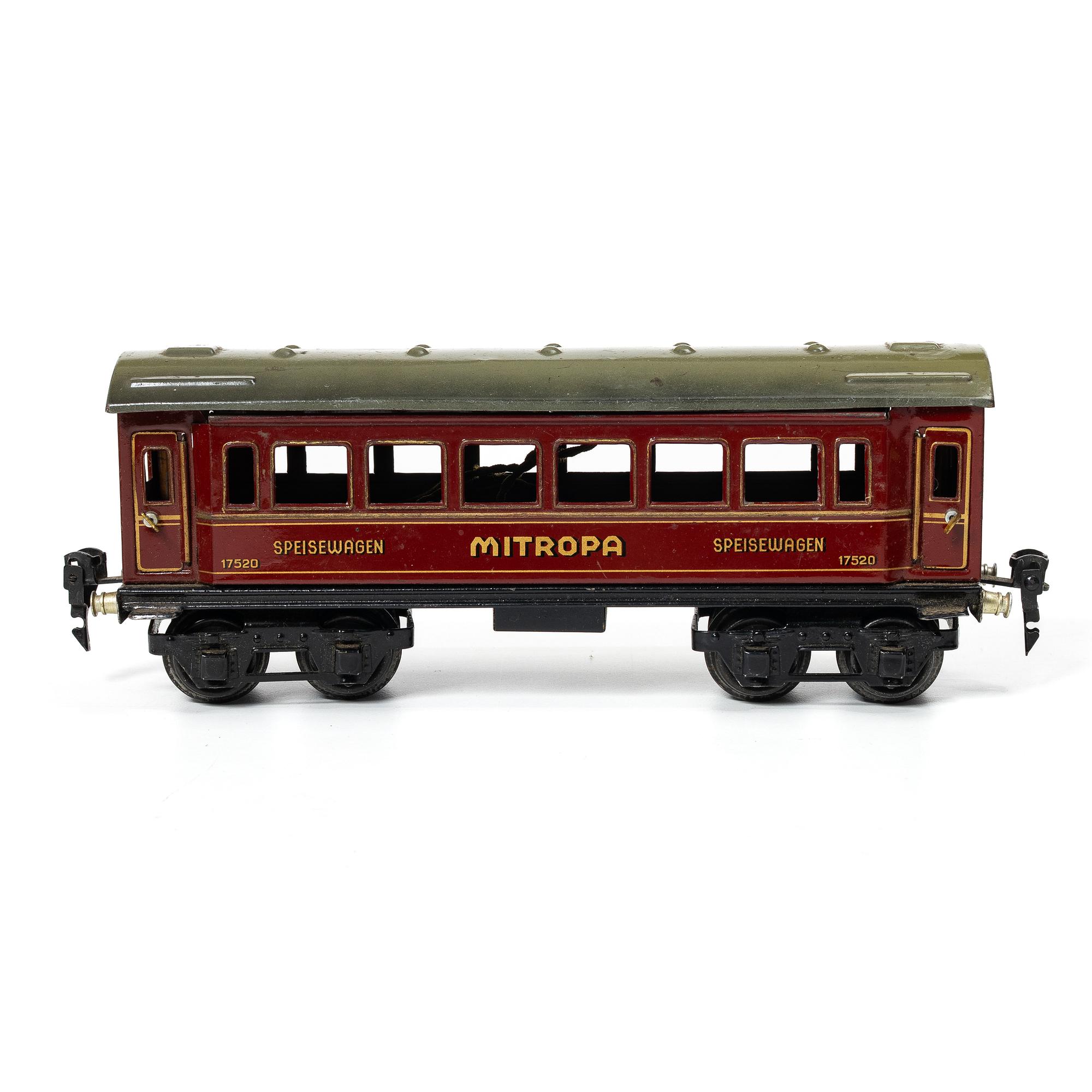 Märklin, 18 carriages and accessories, Germany, 1930s. 0 gauge.