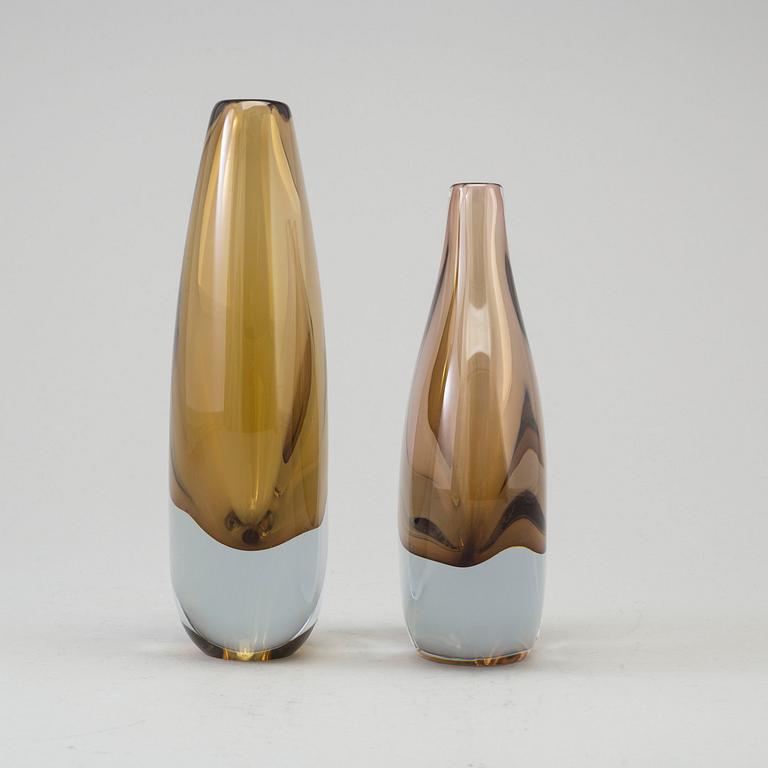 Two glass vases attributet to Gunnar Nylund, Strömbergshyttan,  second half of the 20th century.