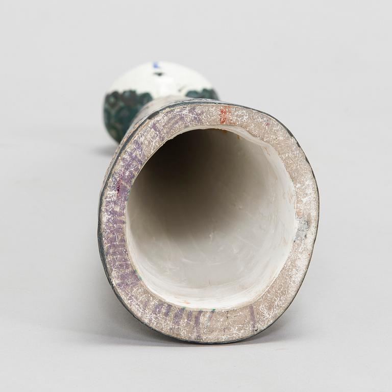 Birger Kaipiainen, veistos, kivitavaraa, signeerattu Kaipiainen.