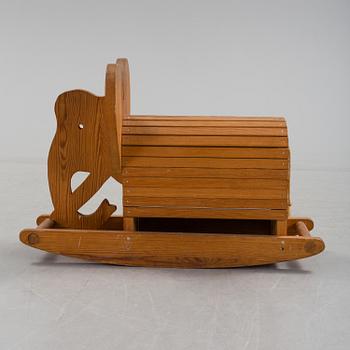 GUNGHÄST I FORM AV ELEFANT, 1900-talets andra hälft.
