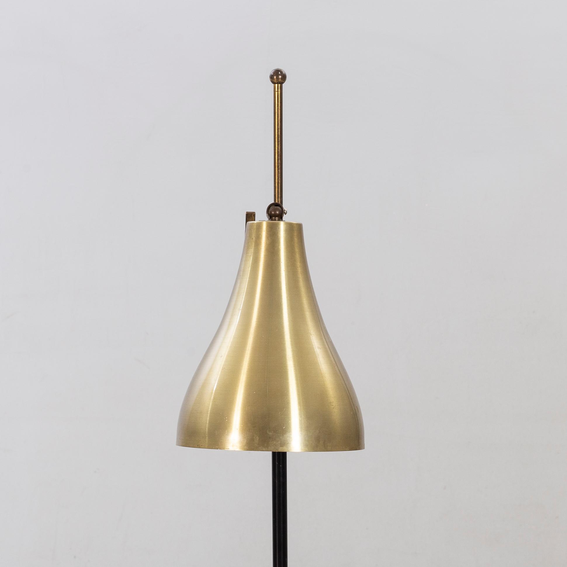 GOLVLAMPA 1900-talets mitt.