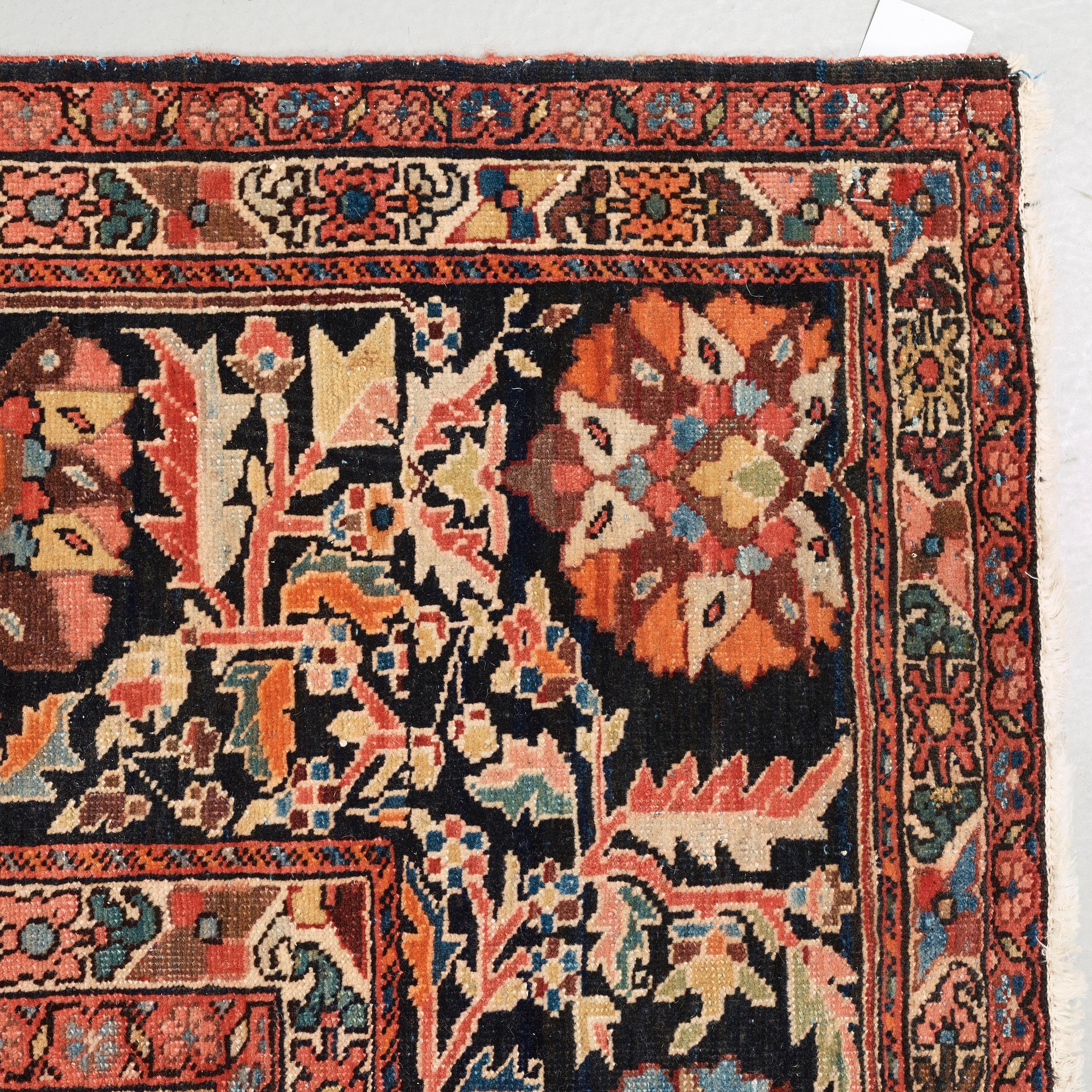 CARPET. Antique Sarouk.  349 x 258 cm.