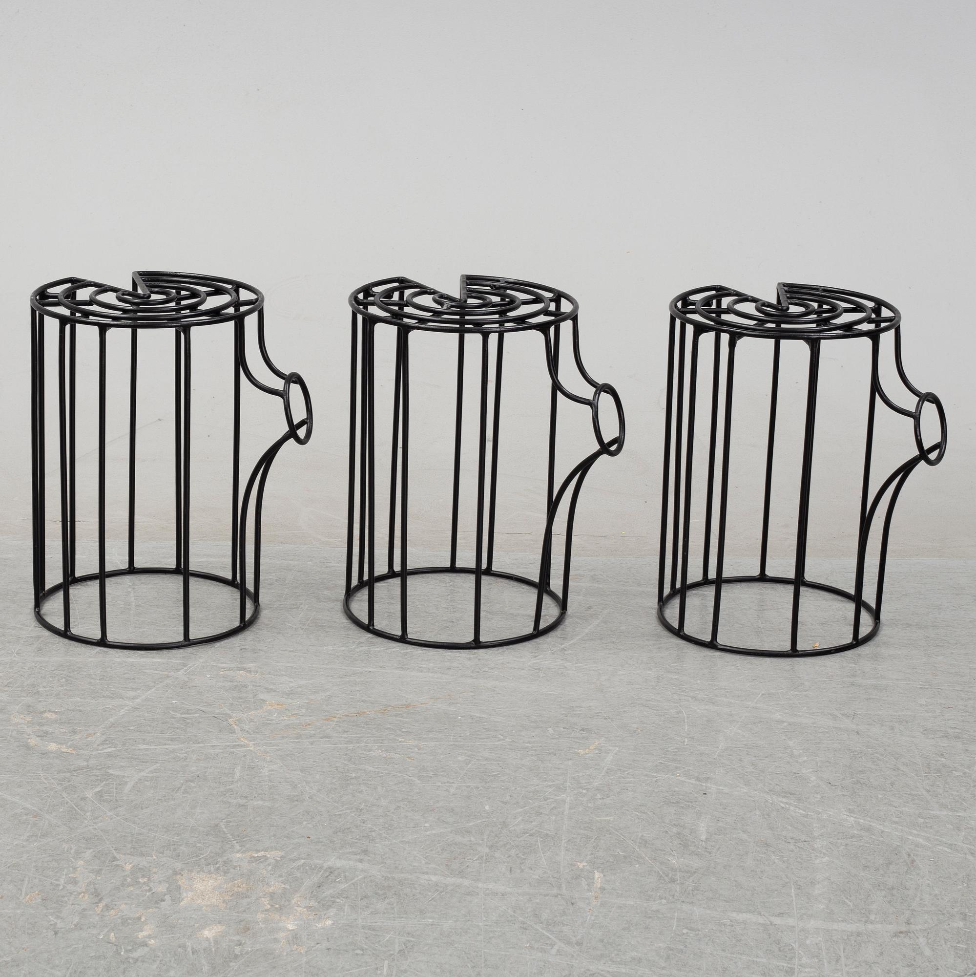 9 pebbles cushions, 'Linvingstones', Smarin, and three stools, 'Wire Log', Pols Potten.