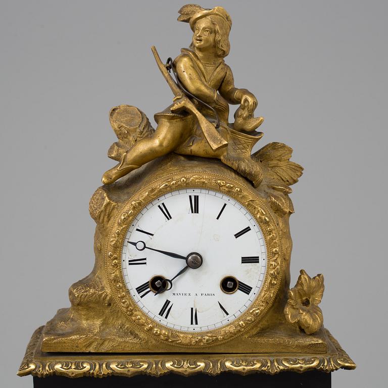 A 19th century French brass mantle clock pendulum Maviez à Paris.