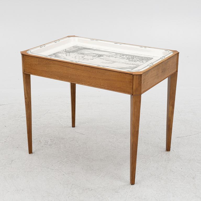 Tea table, 20th century.