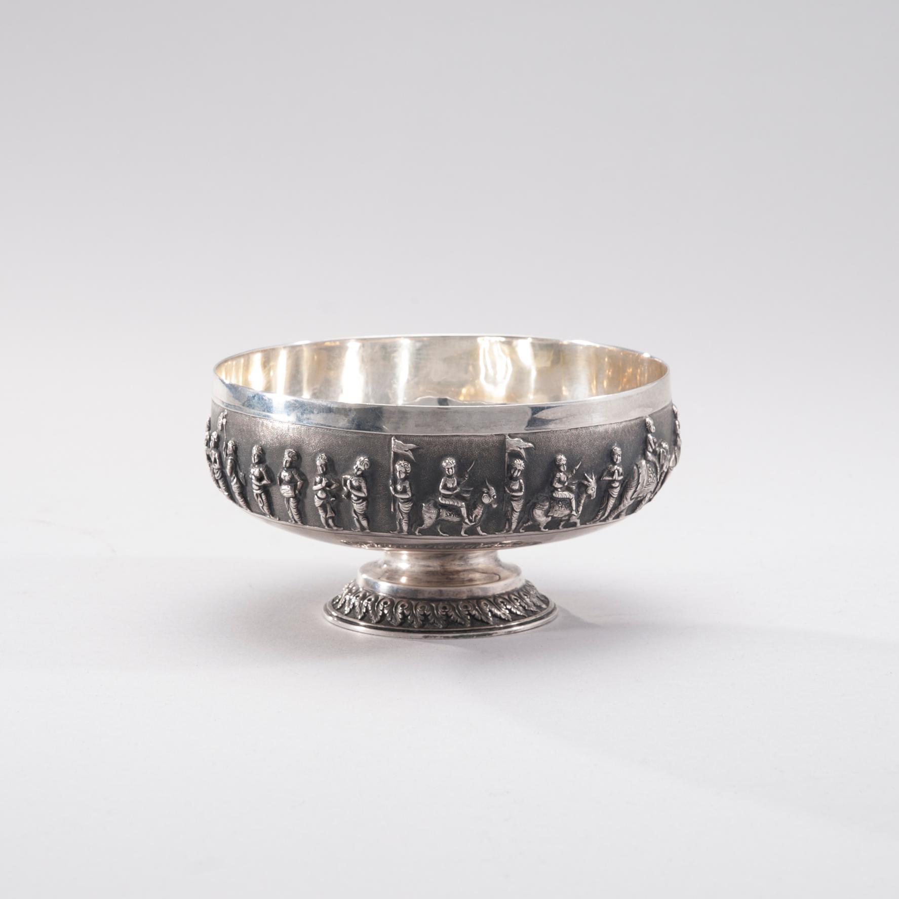 SKÅL, silver, troligen Indian, bär finska kontrollstämplar Helsingfors 1971. Vikt ca 375,5 g.