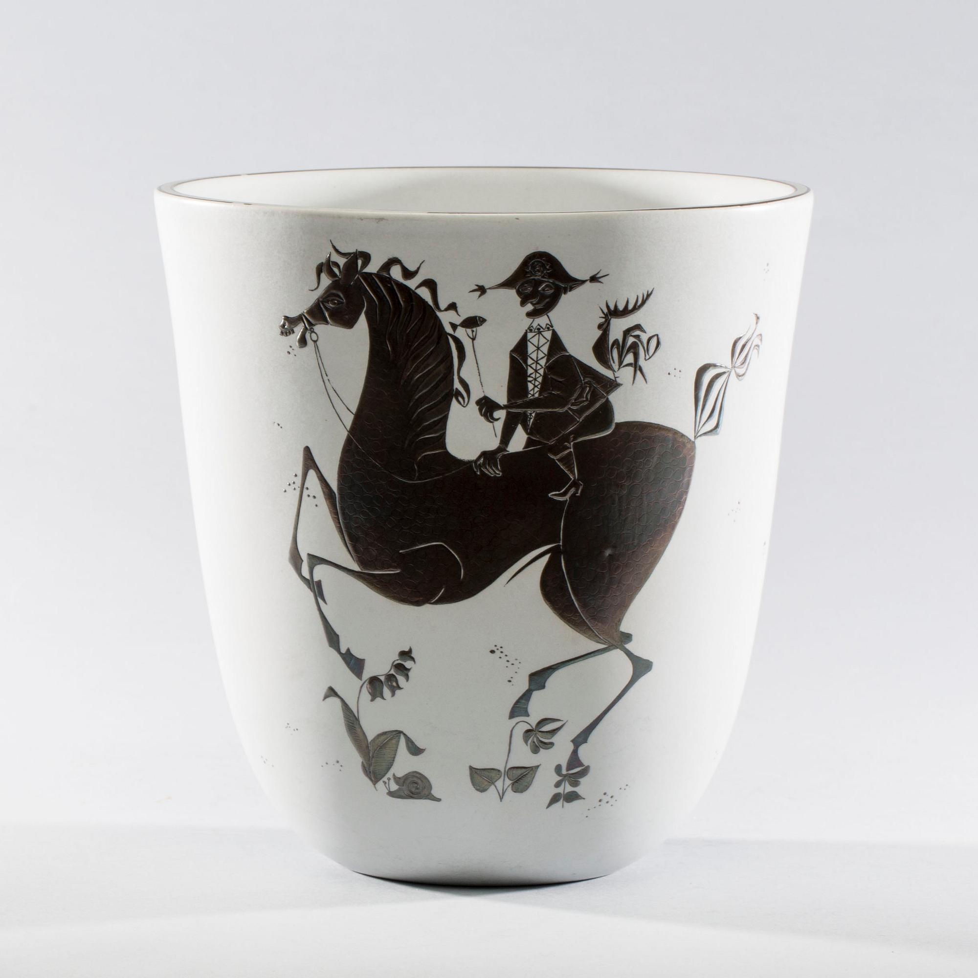 VAS, "Grazia", Gustavsberg. Design Stig Lindberg, signerad Stig L, numrerad 226. 1900-talets mitt.