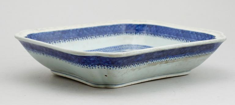 TERRINFAT, porslin, Kina, 1800-tal.