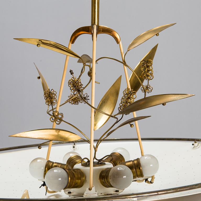 Paavo Tynell, a mid-20th-century 'K2-33' chandelier for Idman.