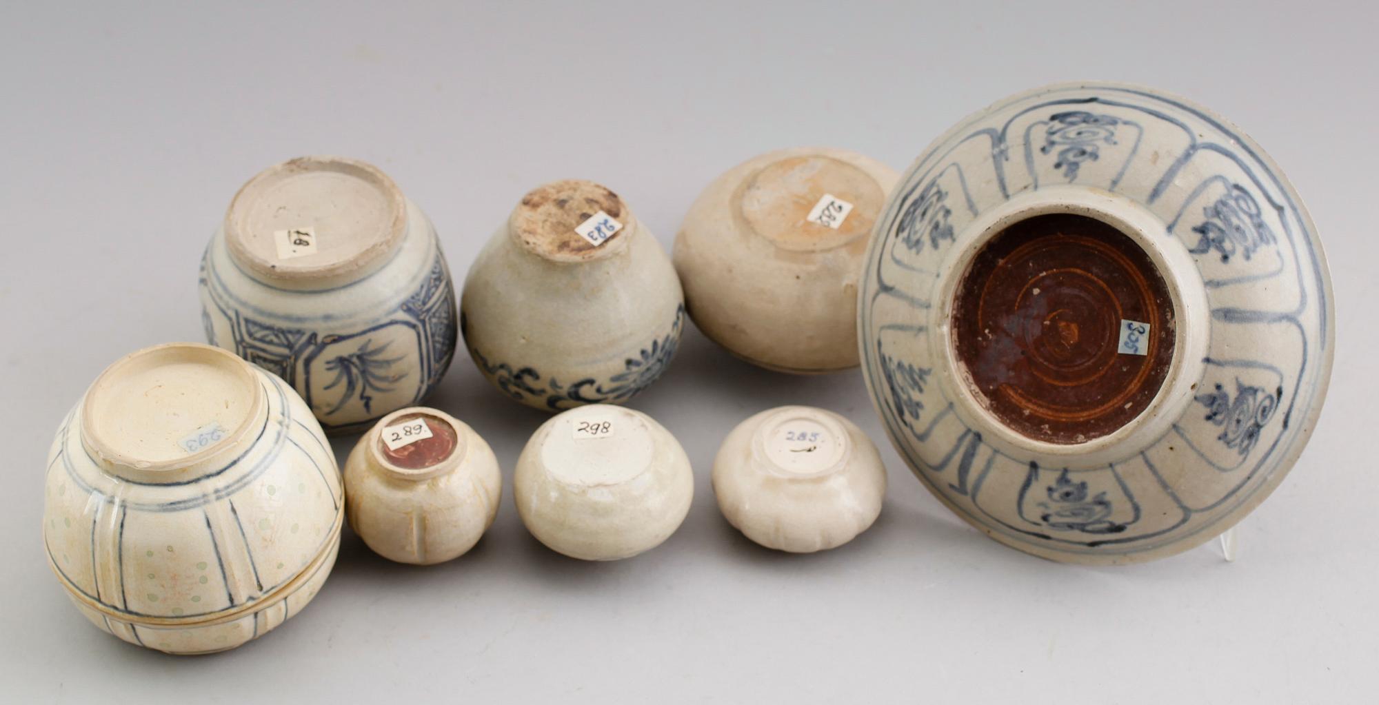 PORSLINSFÖREMÅL, 8 delar, Annam, Vietnam 1300-/1400-tal.