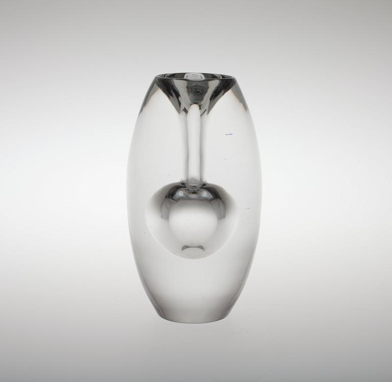 Tapio Wirkkala, A GLASS SCULPTURE.