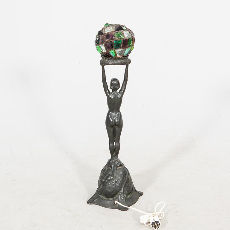 A Gerda Sprinchorn, table lamp, "Solen", Herman Bergmans Gjuteri, Stockholm, Art Nouveau bronze.