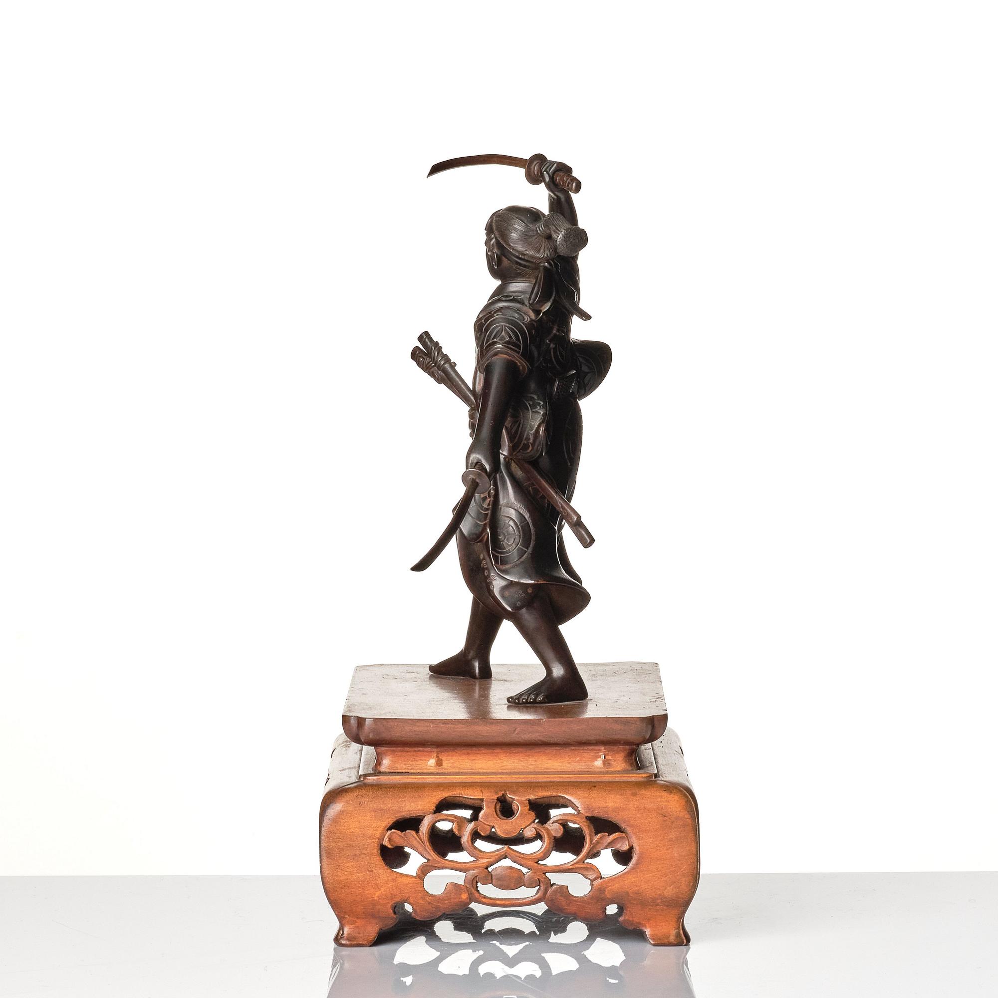 Skulptur, brons. Japan, troligen Taisho eller senare. Signerad.